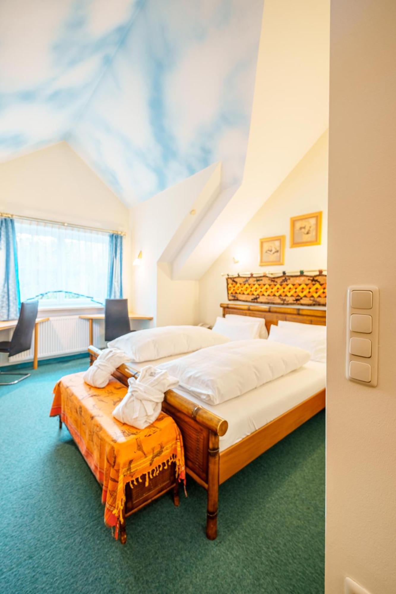 Koenig Ludwig Design Hotel Neu Zimmer Mit Sauna Oder Whirlpool Oder Mehr Альтёттинг Экстерьер фото