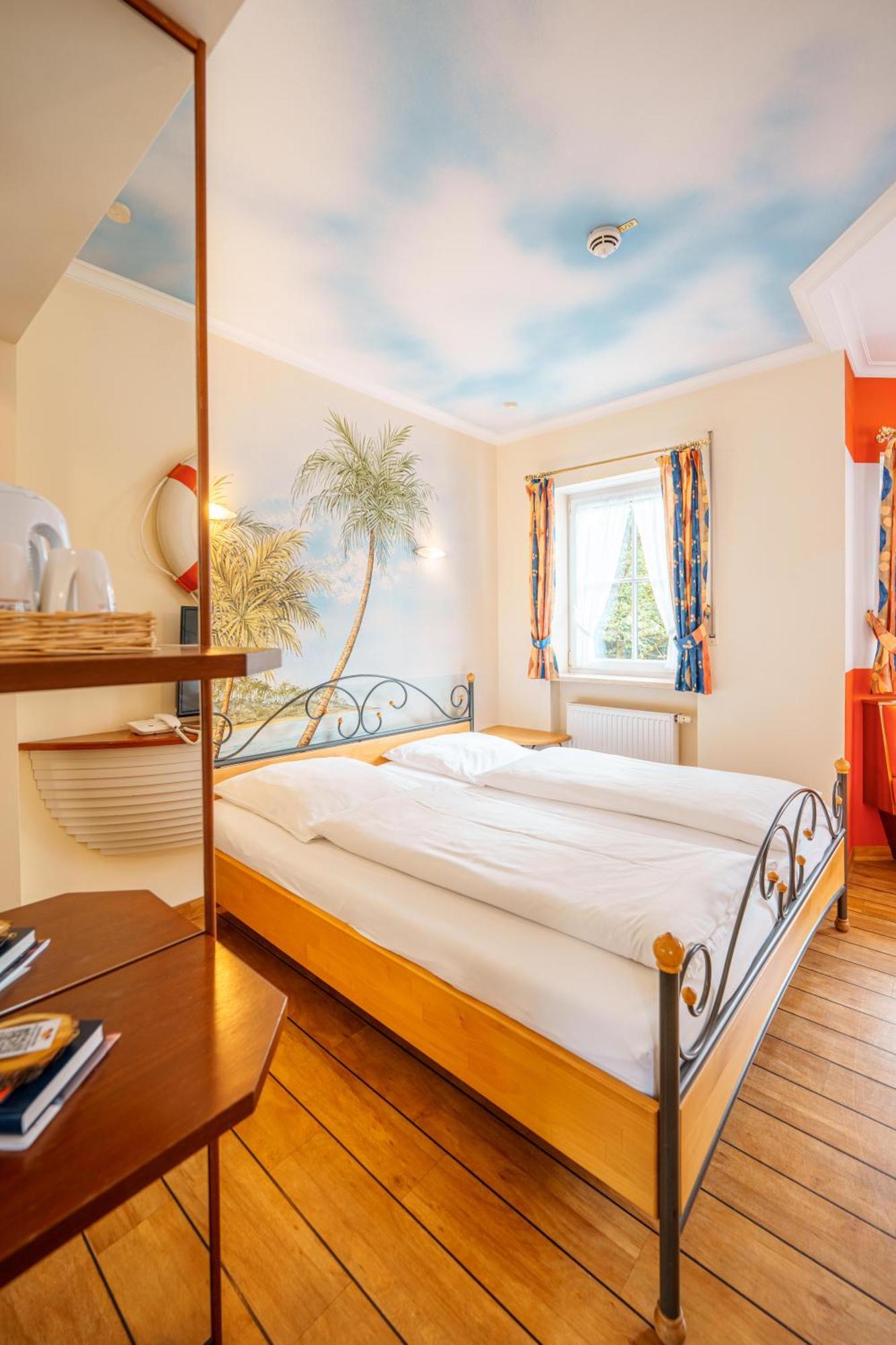 Koenig Ludwig Design Hotel Neu Zimmer Mit Sauna Oder Whirlpool Oder Mehr Альтёттинг Экстерьер фото